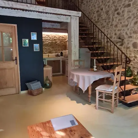 Guest house De La Dame Jeanne *